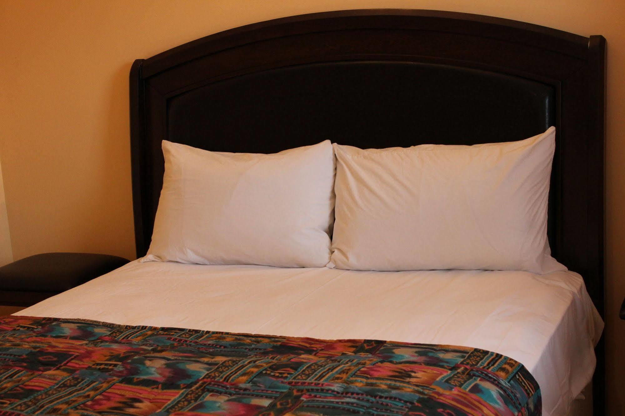 Imperial Inn 1000 Islands 가나노크 외부 사진